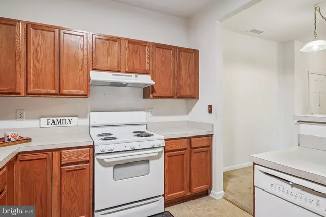 $222,002 | 14241 Kings Crossing Boulevard, Unit 108, Boyds, MD 20841