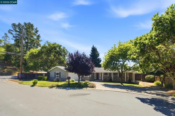 $1,459,000 | 7 El Corte, Orinda, CA 94563