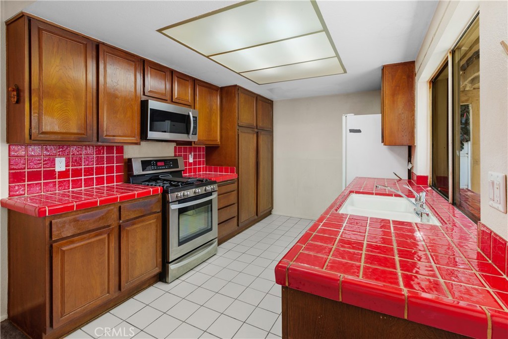 6631 Wintertree Drive Riverside, CA 92506 - Photo 18 of 41 Gallery Image 18