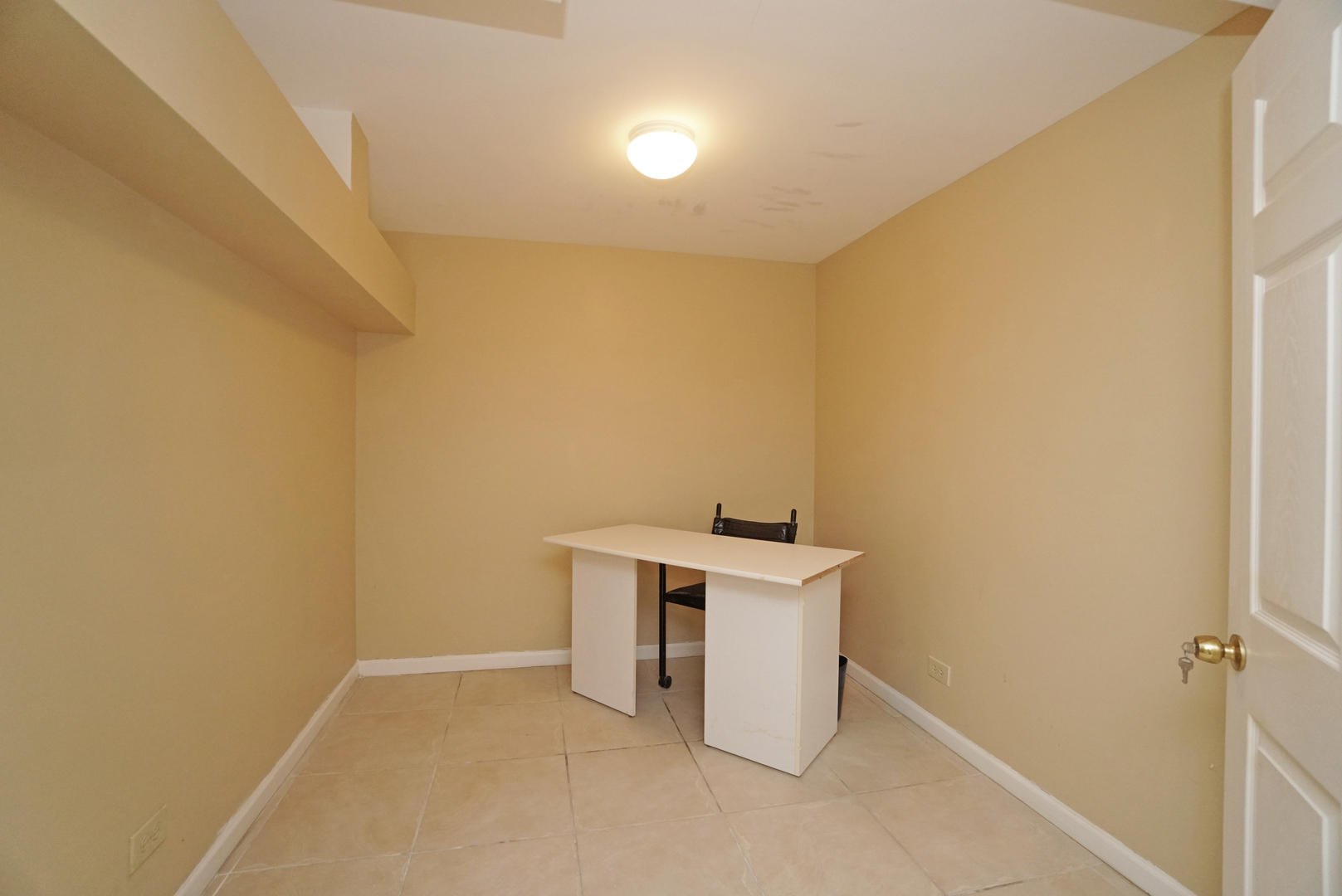 1910 Avalon Drive Wheeling, IL 60090 - Photo 24 of 36 a view of an empty room
