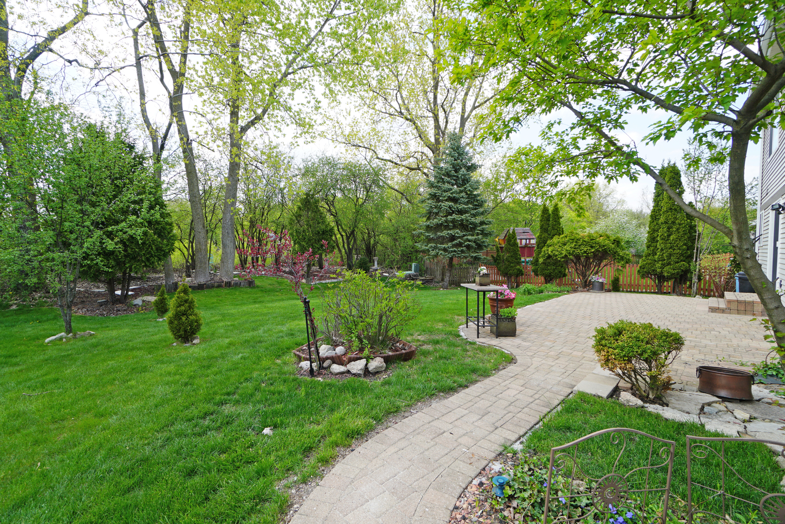 1910 Avalon Drive Wheeling, IL 60090 - Photo 29 of 36 a view of a park with large trees