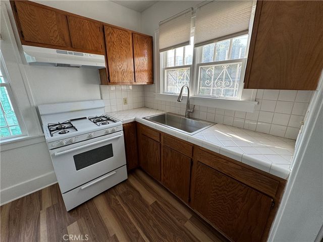 $1,750 | 5158 Franklin Avenue, Los Angeles, CA 90027