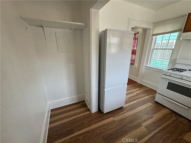 $1,750 | 5158 Franklin Avenue, Los Angeles, CA 90027