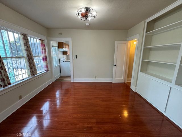 $1,750 | 5158 Franklin Avenue, Los Angeles, CA 90027