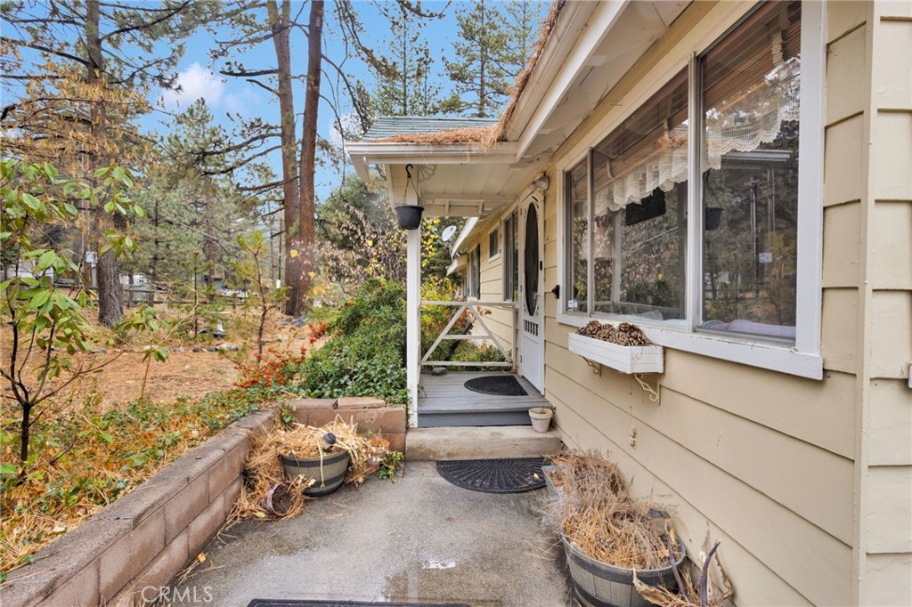 2046 Thrush Road Wrightwood, CA 92397 - Photo 11 of 44