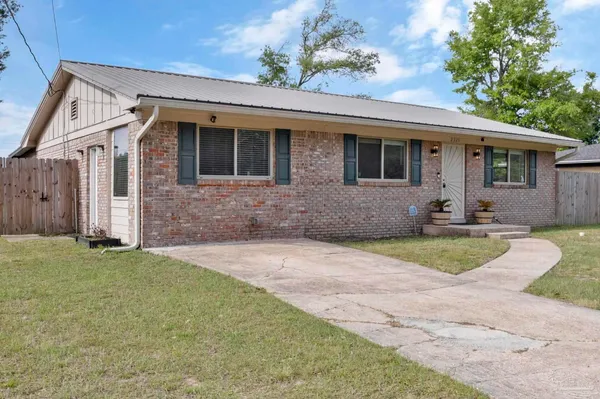 $1,700 | 2325 Merle Circle, Pensacola, FL 32526