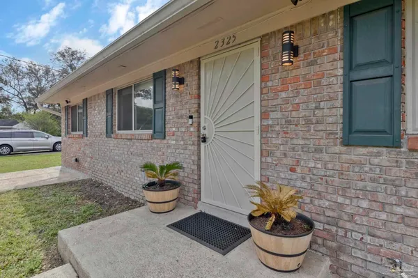 $1,700 | 2325 Merle Circle, Pensacola, FL 32526
