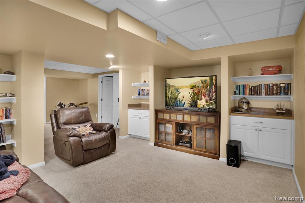 1400 Lakeview Drive Rochester Hills, MI 48306 - Photo 40 of 45