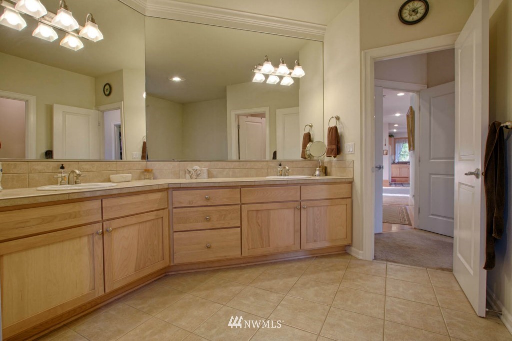 20725 Southeast 162nd Way Renton, WA 98059 - Photo 12 of 15