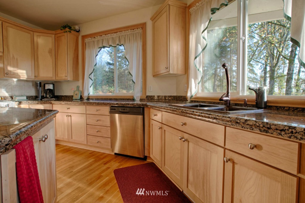 20725 Southeast 162nd Way Renton, WA 98059 - Photo 6 of 15