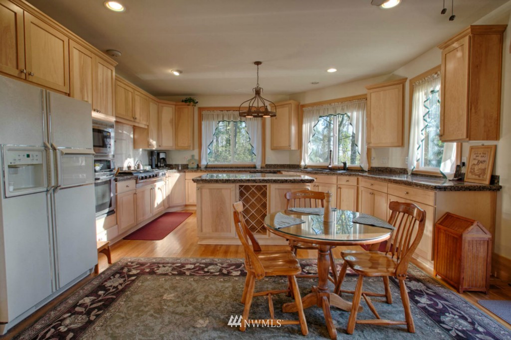 20725 Southeast 162nd Way Renton, WA 98059 - Photo 8 of 15