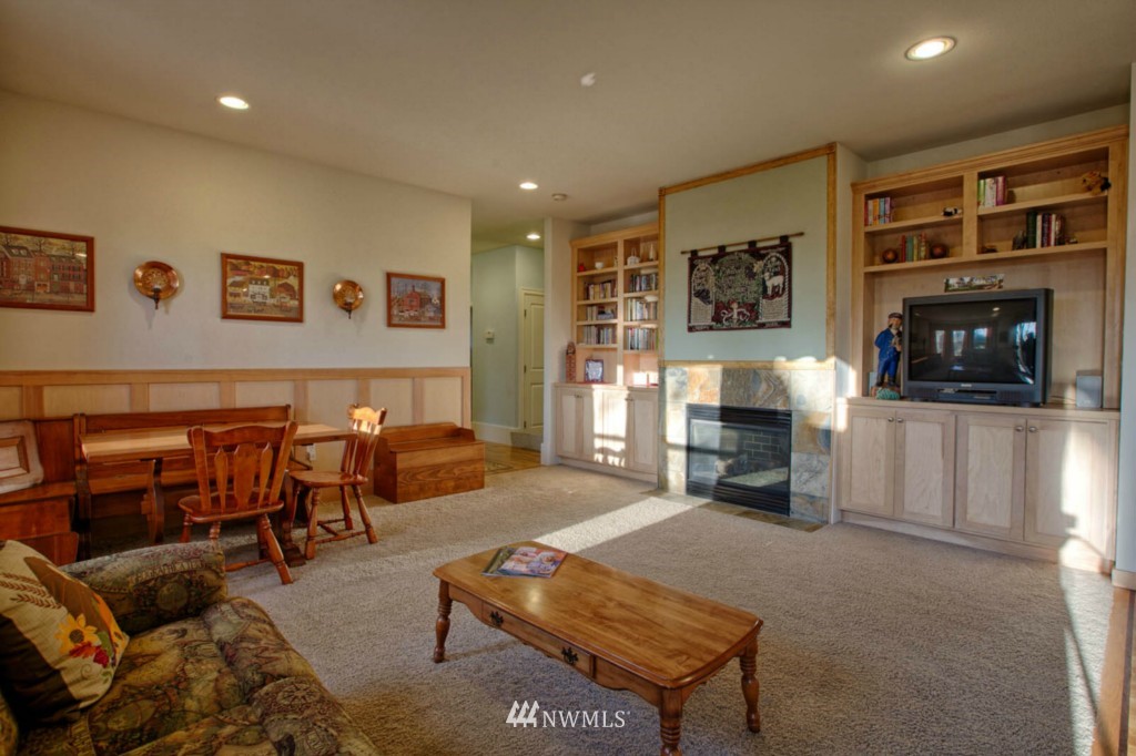 20725 Southeast 162nd Way Renton, WA 98059 - Photo 9 of 15