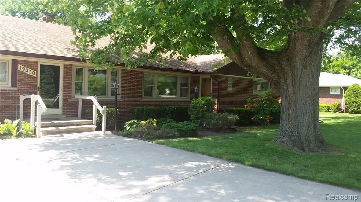 19250 Hannan Road New Boston, MI 48164 - Photo 3 of 14 20170603_114117.jpg