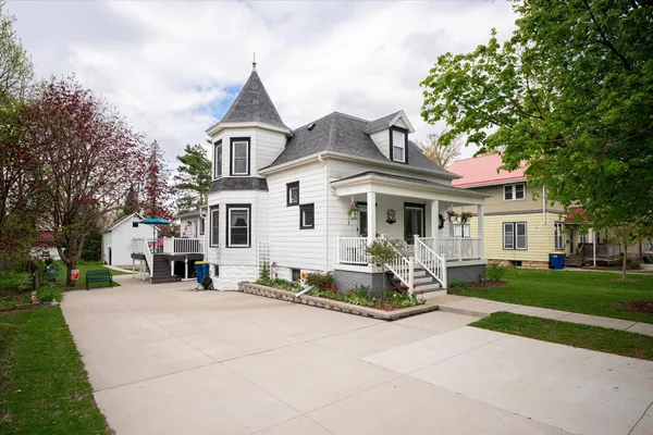 $350,000 | 316 North E Avenue, Viroqua, WI 54665