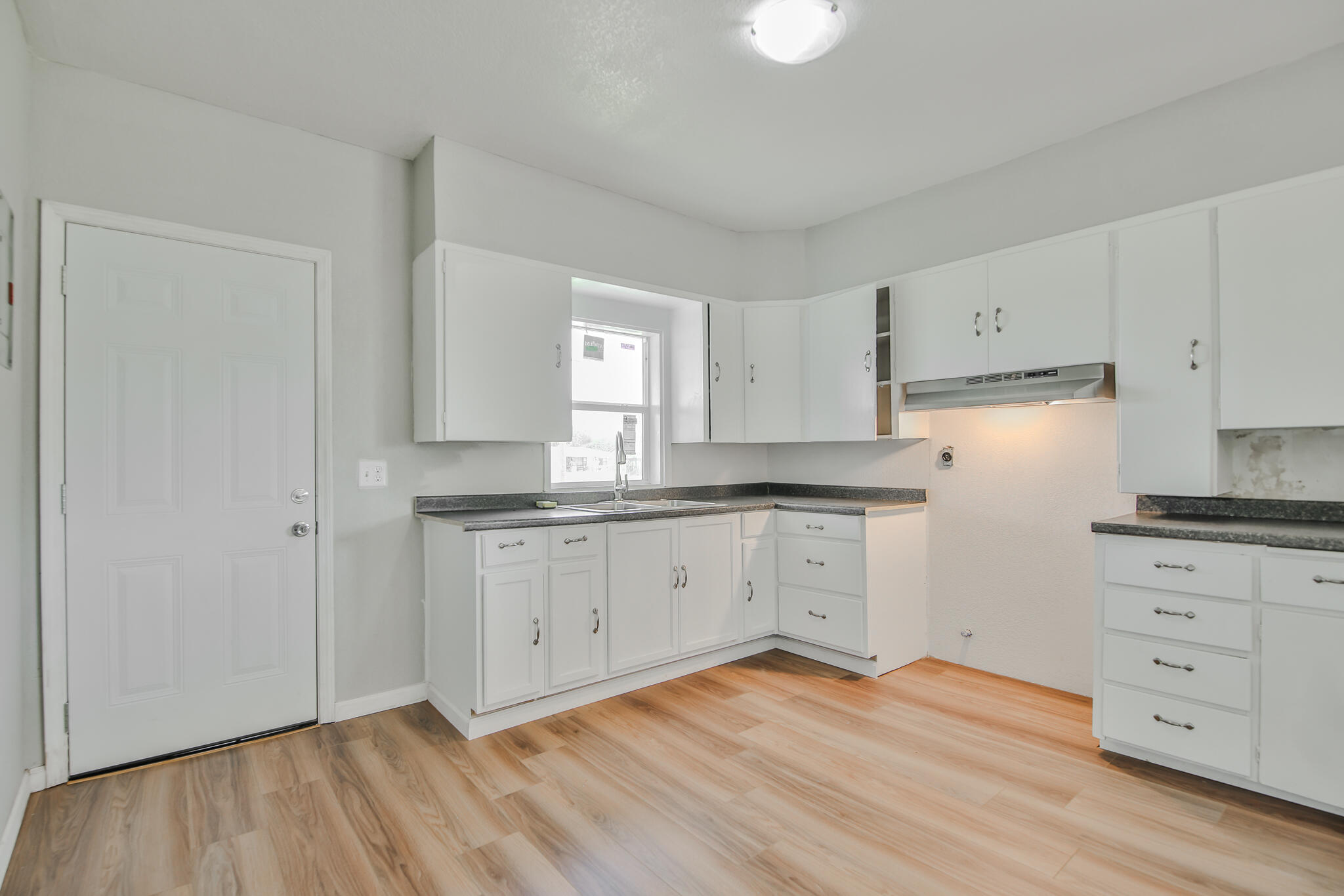 115 Yonkers Street Plainview, TX 79072 - Photo 9 of 28 Haleydphotography-19
