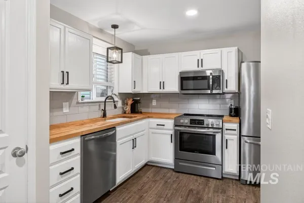 $390,000 | 1342 Bristol Road, Moscow, ID 83843