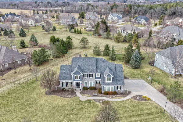 $1,100,000 | 1260 4 Winds Way, Hartland, WI 53029