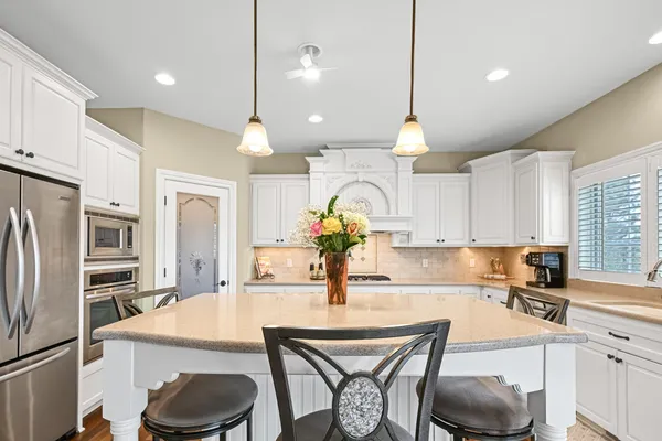 $1,100,000 | 1260 4 Winds Way, Hartland, WI 53029