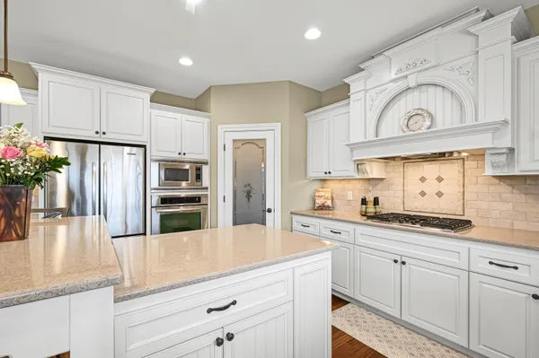 $1,100,000 | 1260 4 Winds Way, Hartland, WI 53029