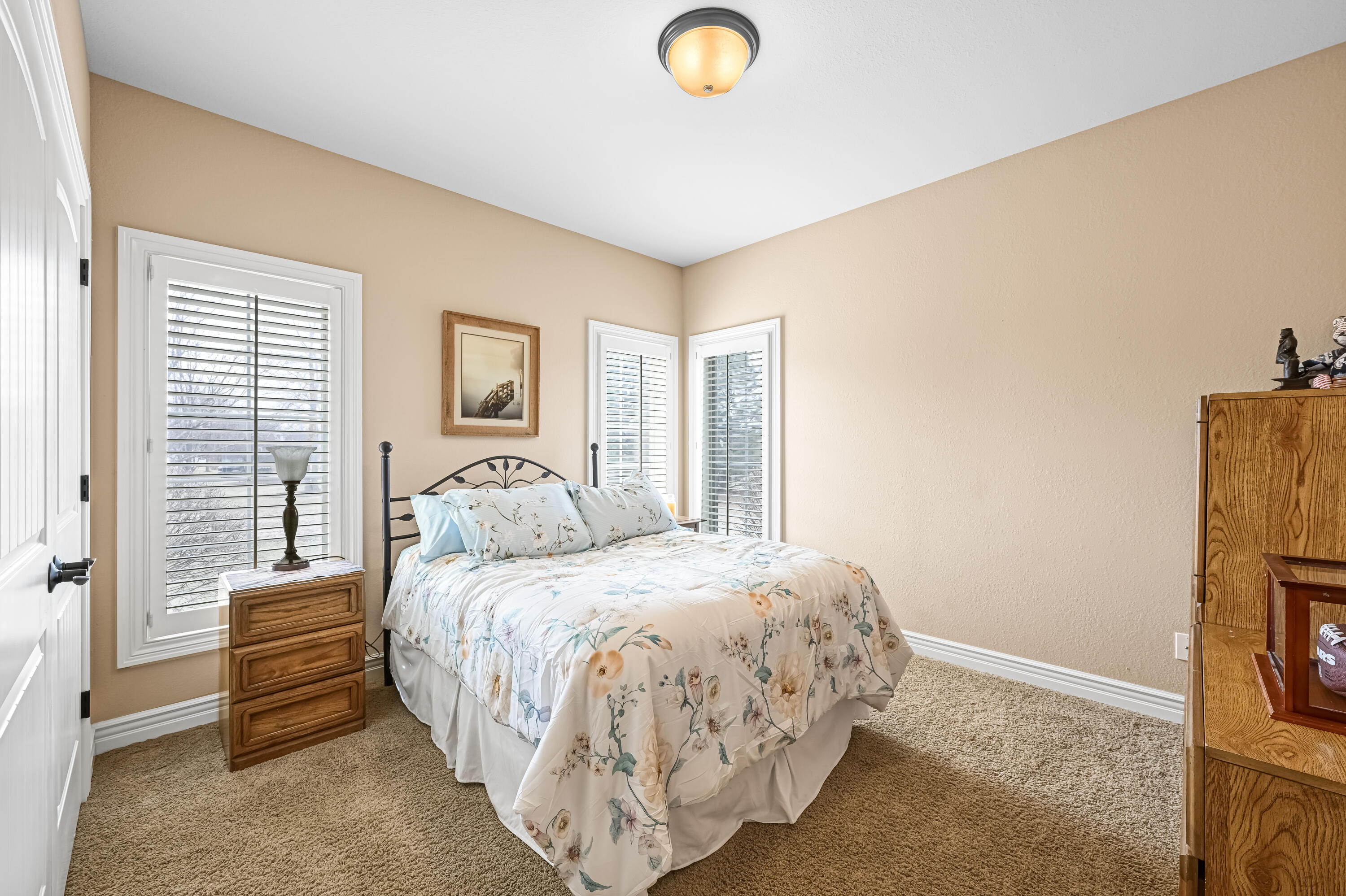 1260 4 Winds Way Hartland, WI 53029 - Photo 26 of 56 Bedroom