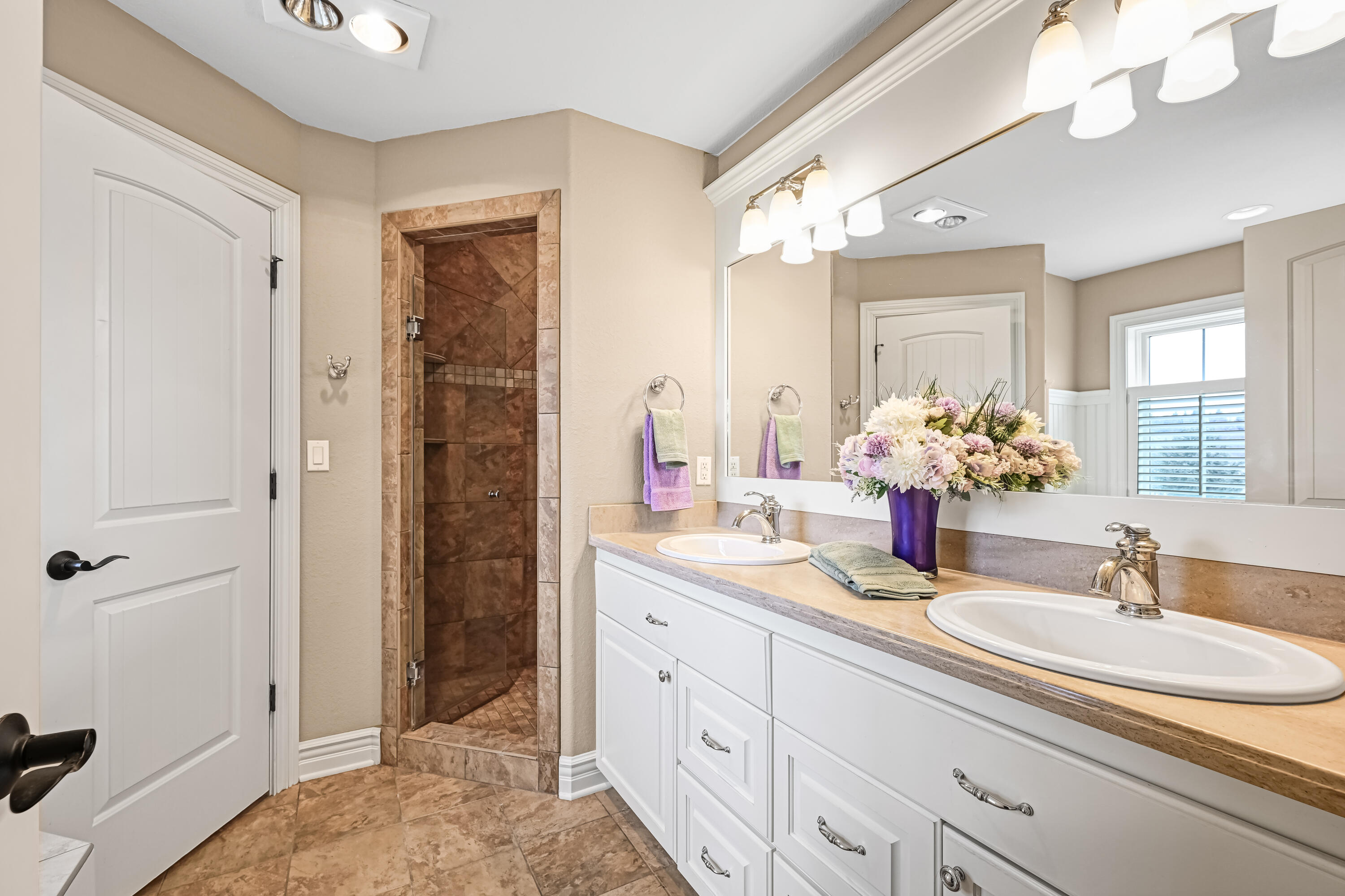 1260 4 Winds Way Hartland, WI 53029 - Photo 30 of 56 Primary Bath