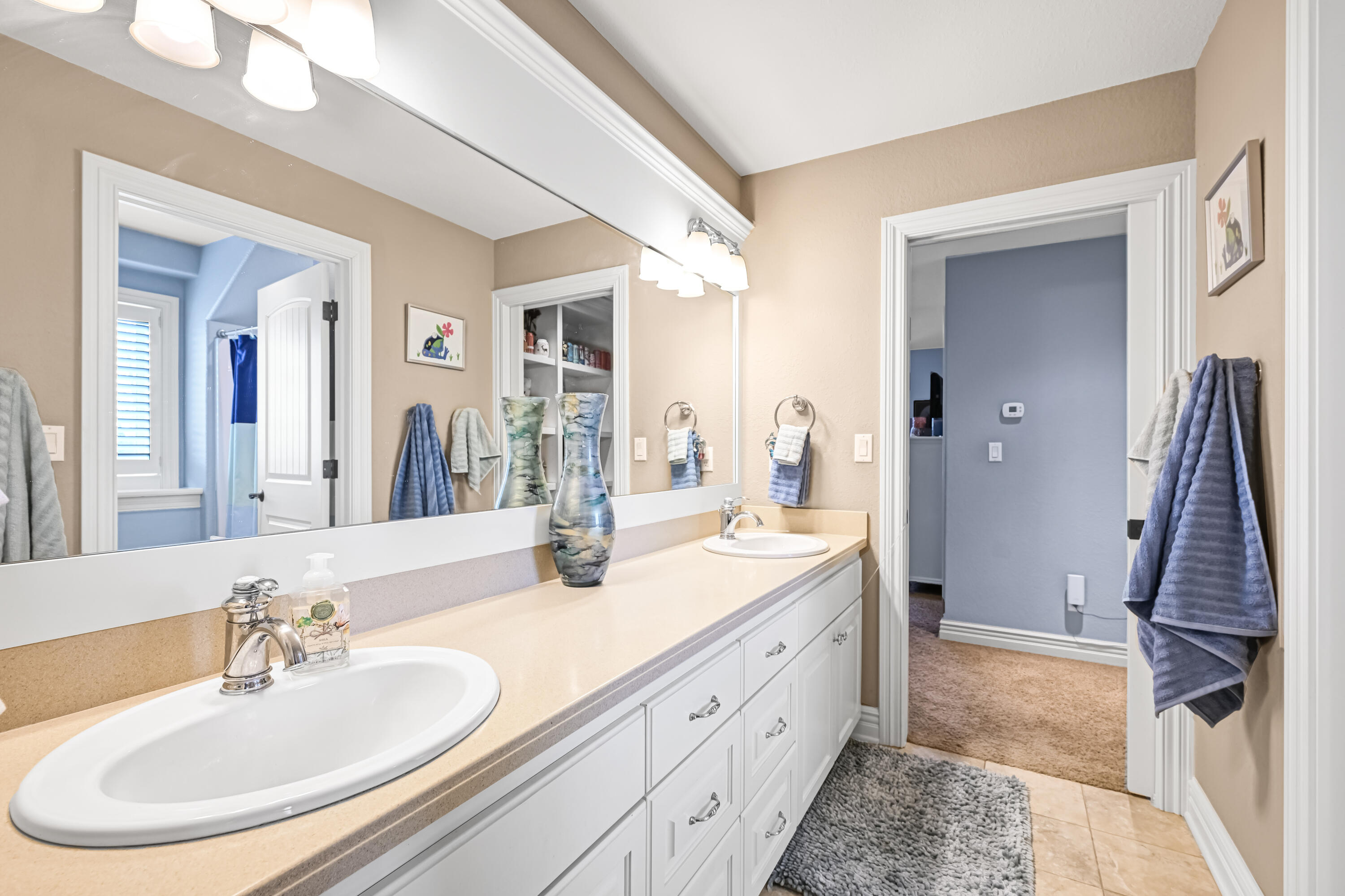 1260 4 Winds Way Hartland, WI 53029 - Photo 35 of 56 Jack n Jill Bath