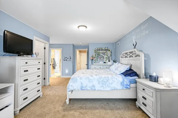 $1,100,000 | 1260 4 Winds Way, Hartland, WI 53029