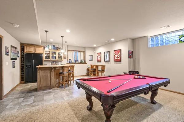 $1,100,000 | 1260 4 Winds Way, Hartland, WI 53029
