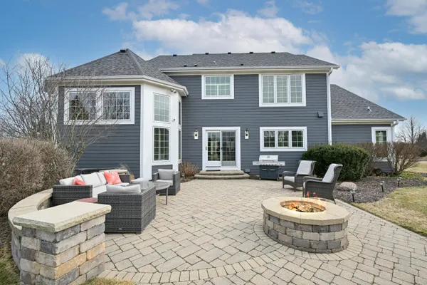 $1,100,000 | 1260 4 Winds Way, Hartland, WI 53029