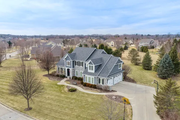 $1,100,000 | 1260 4 Winds Way, Hartland, WI 53029