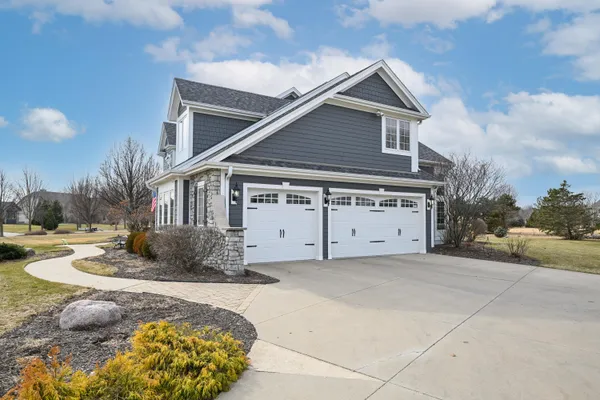 $1,100,000 | 1260 4 Winds Way, Hartland, WI 53029
