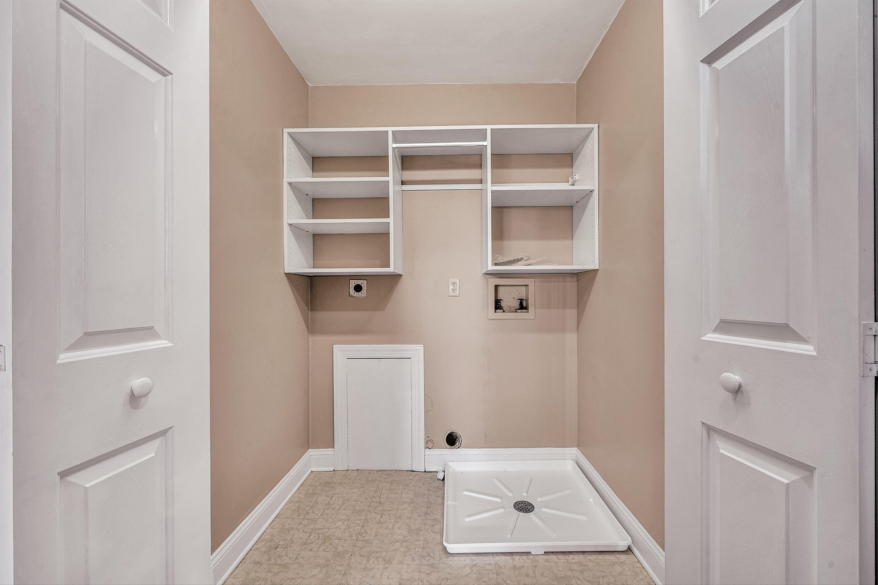 8317 Cardington Drive Roanoke, VA 24019 - Photo 25 of 43 a view of an empty room
