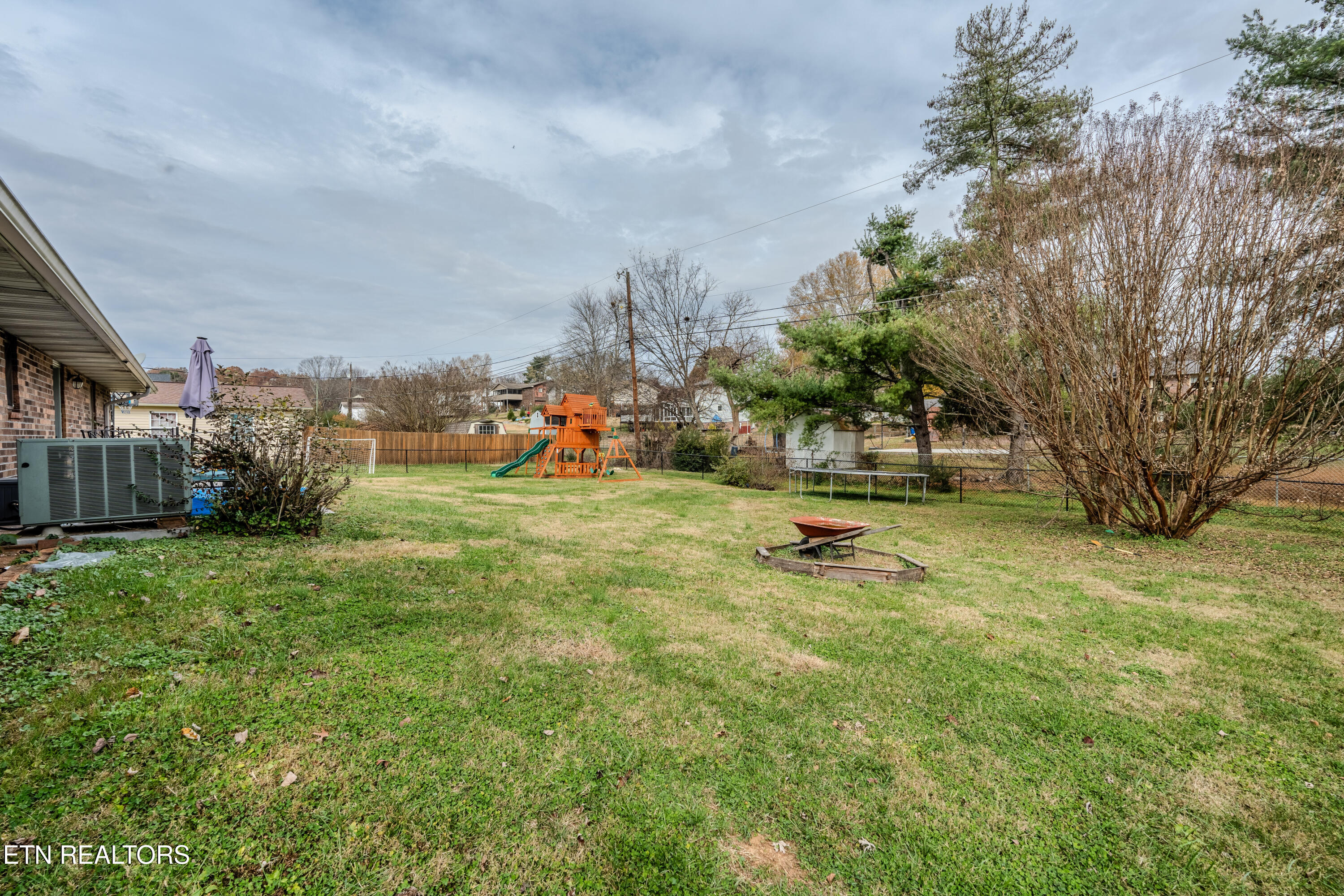 3020 Shropshire Boulevard Powell, TN 37849 - Photo 37 of 42 3020ShropshireBlvd-41