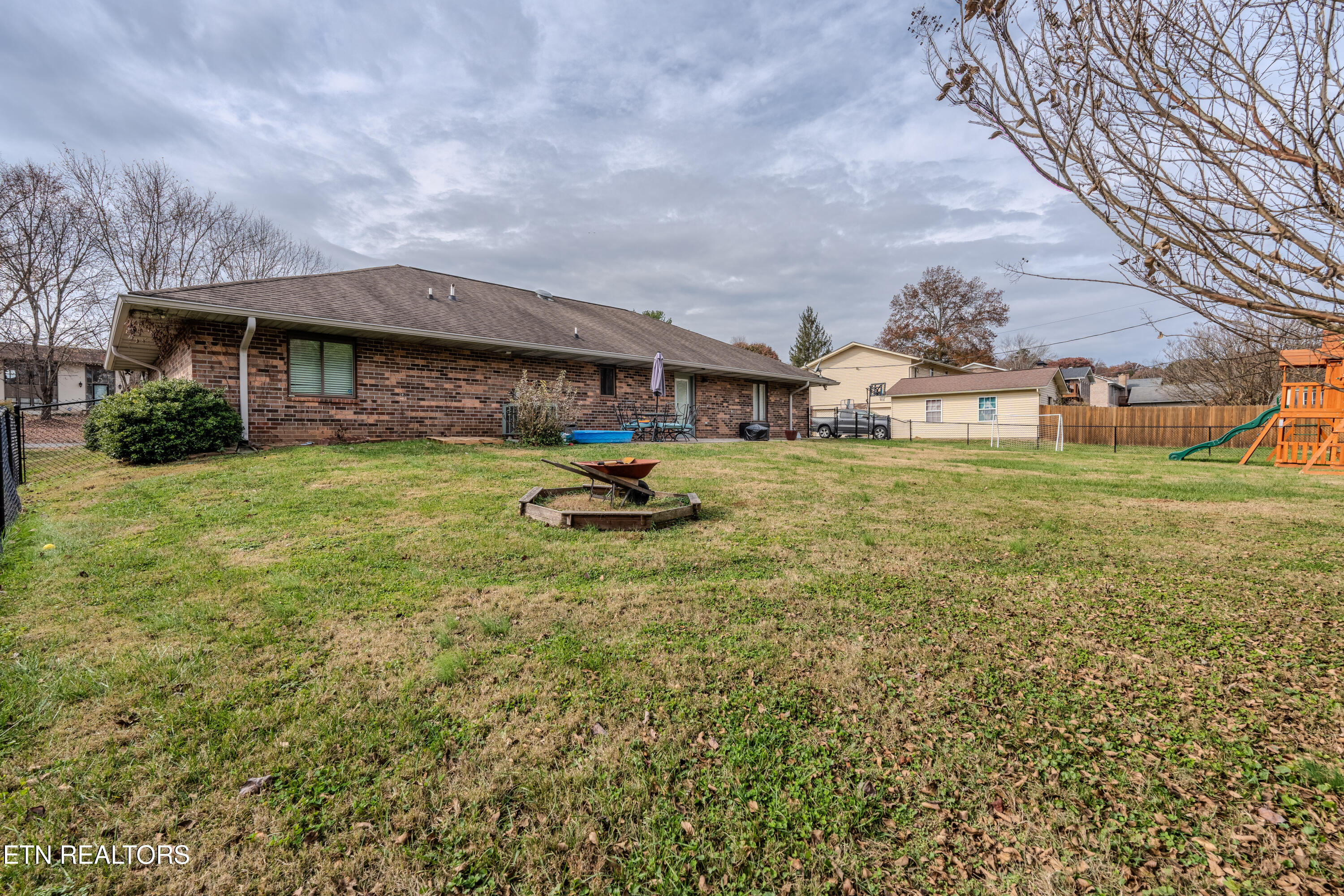 3020 Shropshire Boulevard Powell, TN 37849 - Photo 40 of 42 3020ShropshireBlvd-38