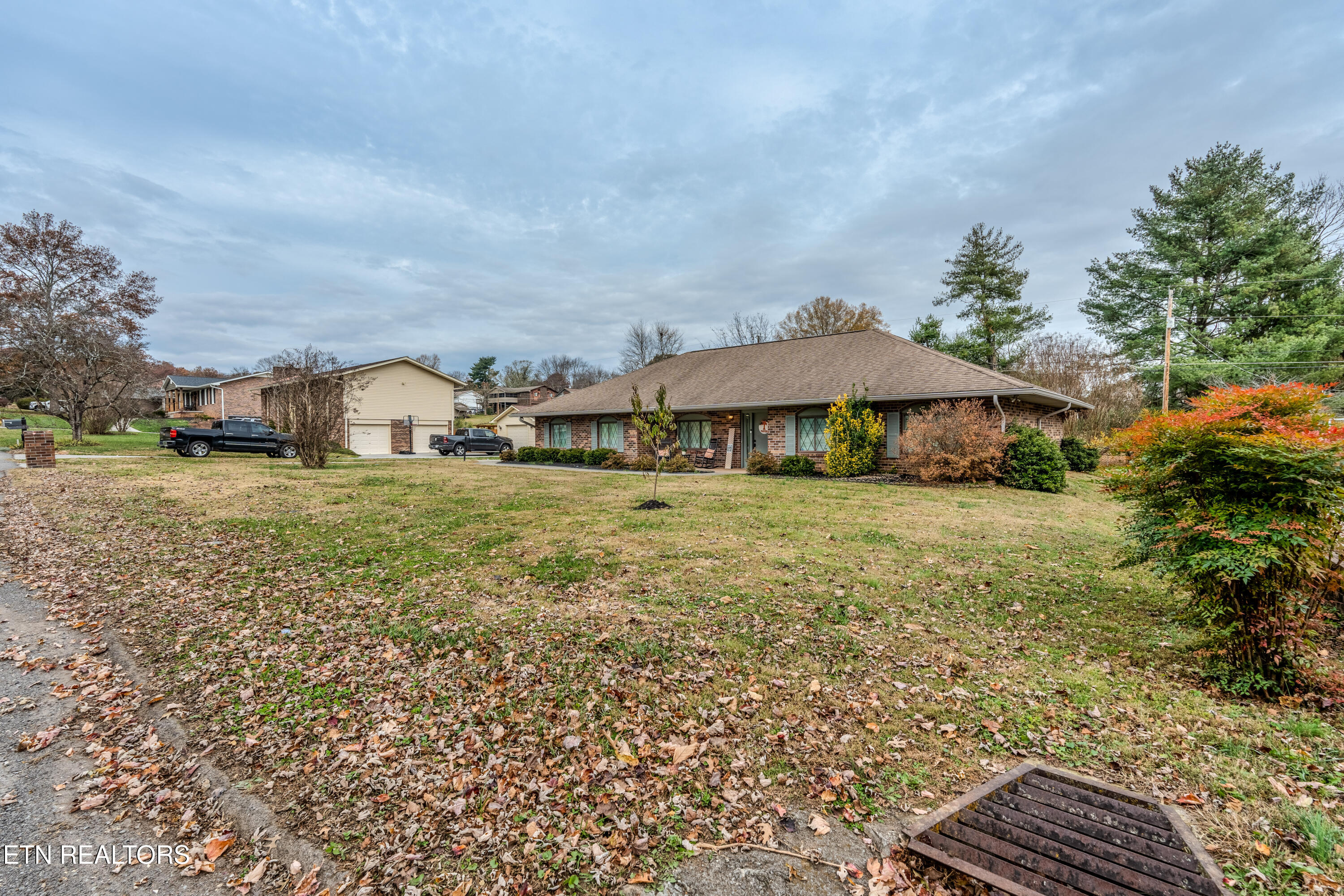 3020 Shropshire Boulevard Powell, TN 37849 - Photo 4 of 42 3020ShropshireBlvd-2