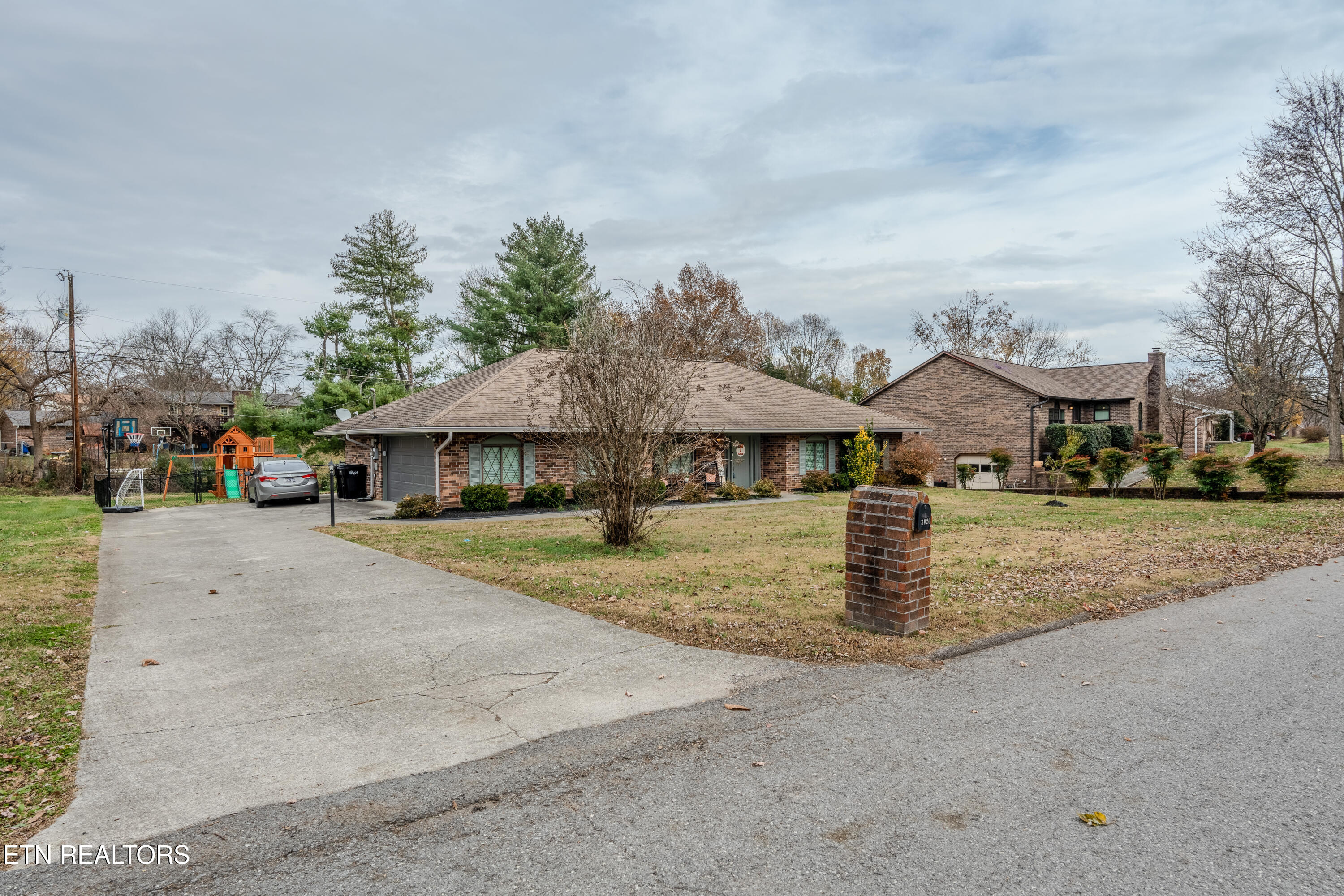 3020 Shropshire Boulevard Powell, TN 37849 - Photo 6 of 42 3020ShropshireBlvd-4