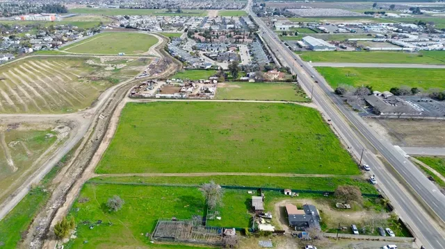 a view of a swimming pool