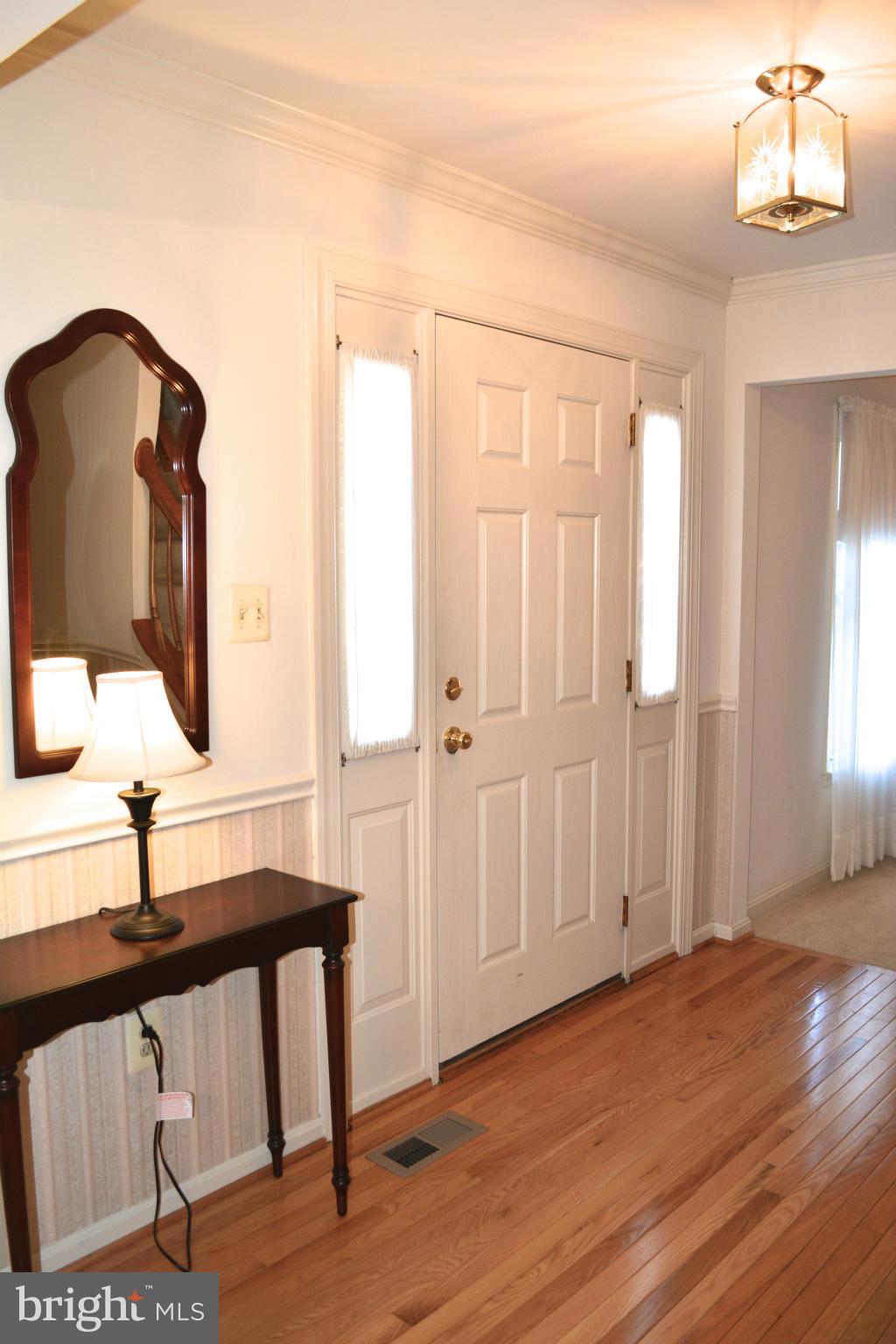 14901 Hatteras Way Silver Spring, MD 20906 - Photo 2 of 30 Large Foyer Entry