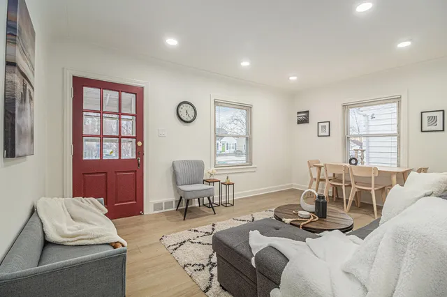 $129,800 | 23135 Melrose Avenue, Eastpointe, MI 48021