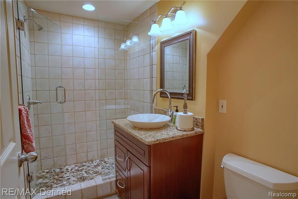 1272 Chaffer Drive Rochester Hills, MI 48306 - Photo 31 of 34