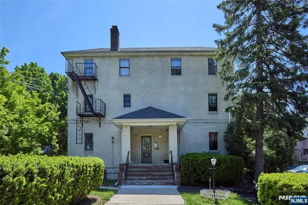$279,000 | 57 Brookway Avenue, Unit 2D, Englewood, NJ 07631