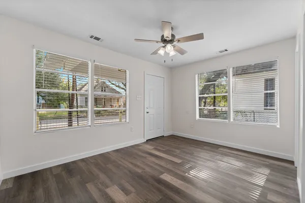 $1,575 | 1615 McKee Street, Houston, TX 77009