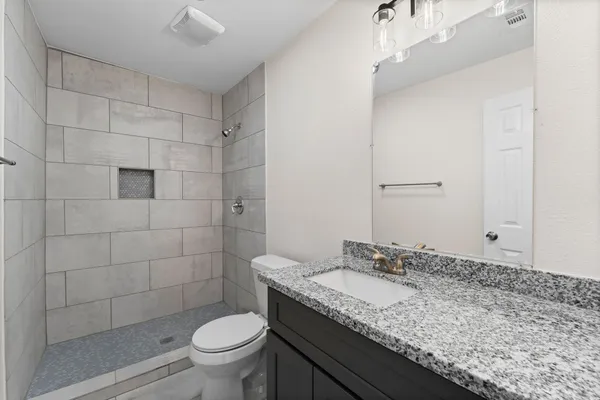 $1,575 | 1615 McKee Street, Houston, TX 77009