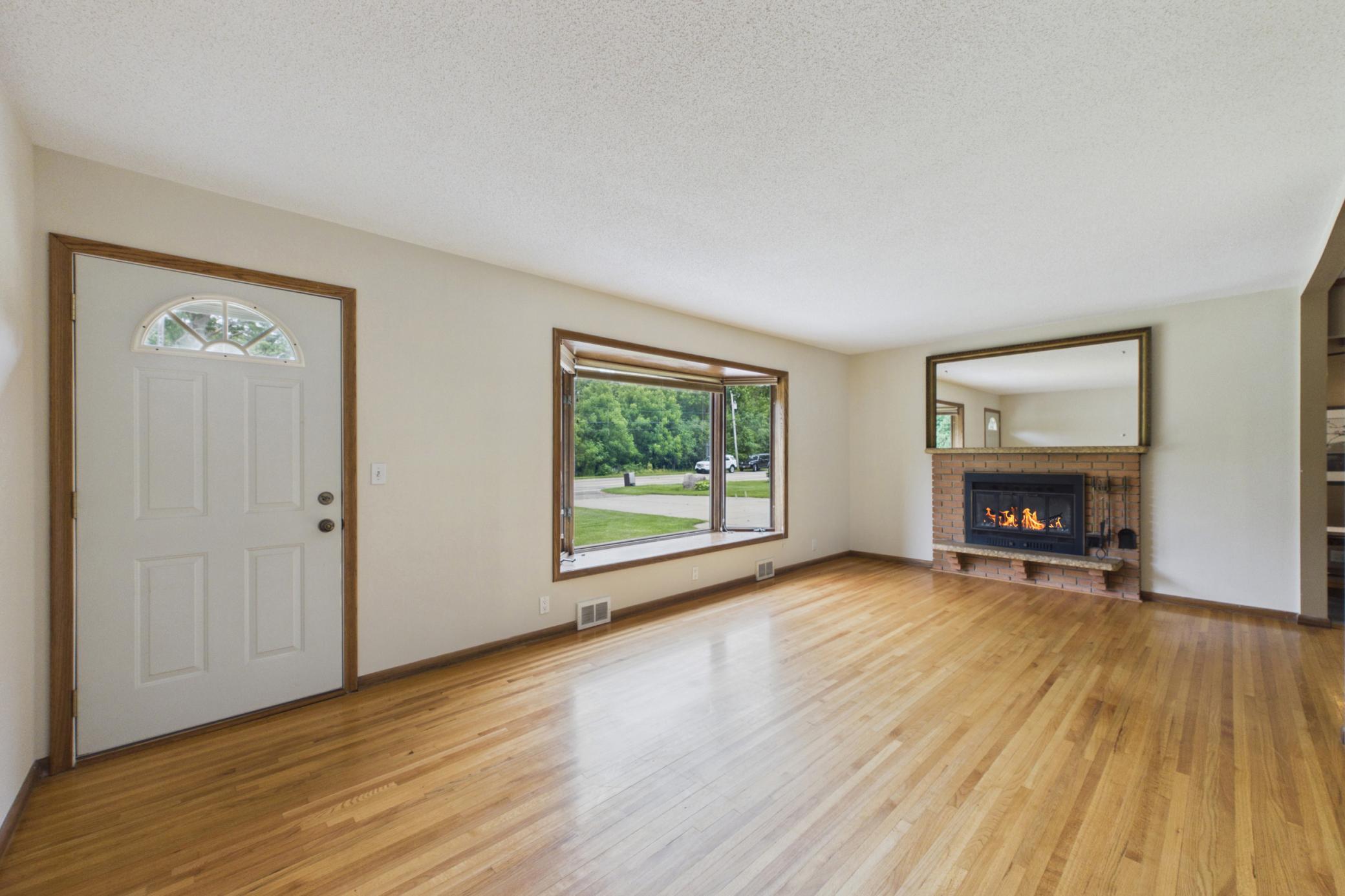 2918 Oakland Road Hopkins, MN 55305 - Photo 6 of 32