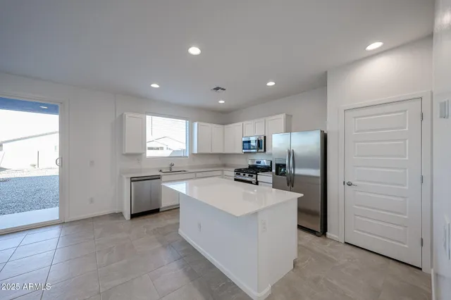 $2,450 | 9540 West Pinchot Avenue, Avondale, AZ 85392