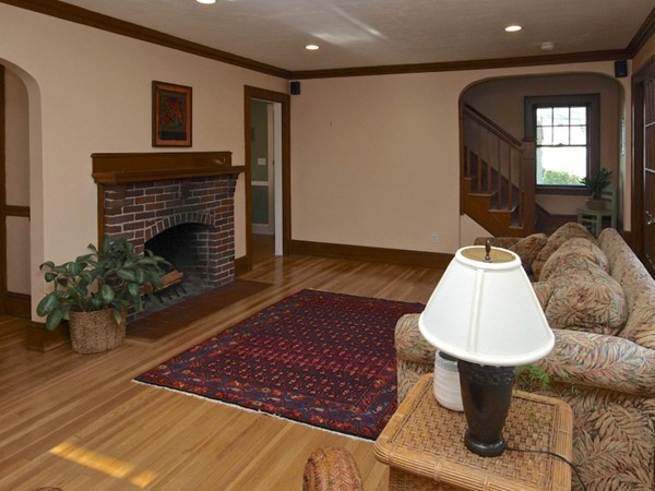 32 Oakhurst Circle Needham, MA 02492 - Photo 3 of 21 Gallery Image 3
