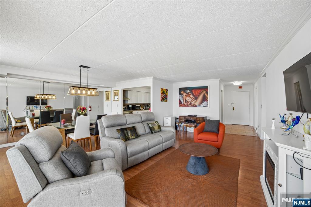 1055 River Road, Unit 312 Edgewater, NJ 07020 - Photo 8 of 47 Gallery Image 8
