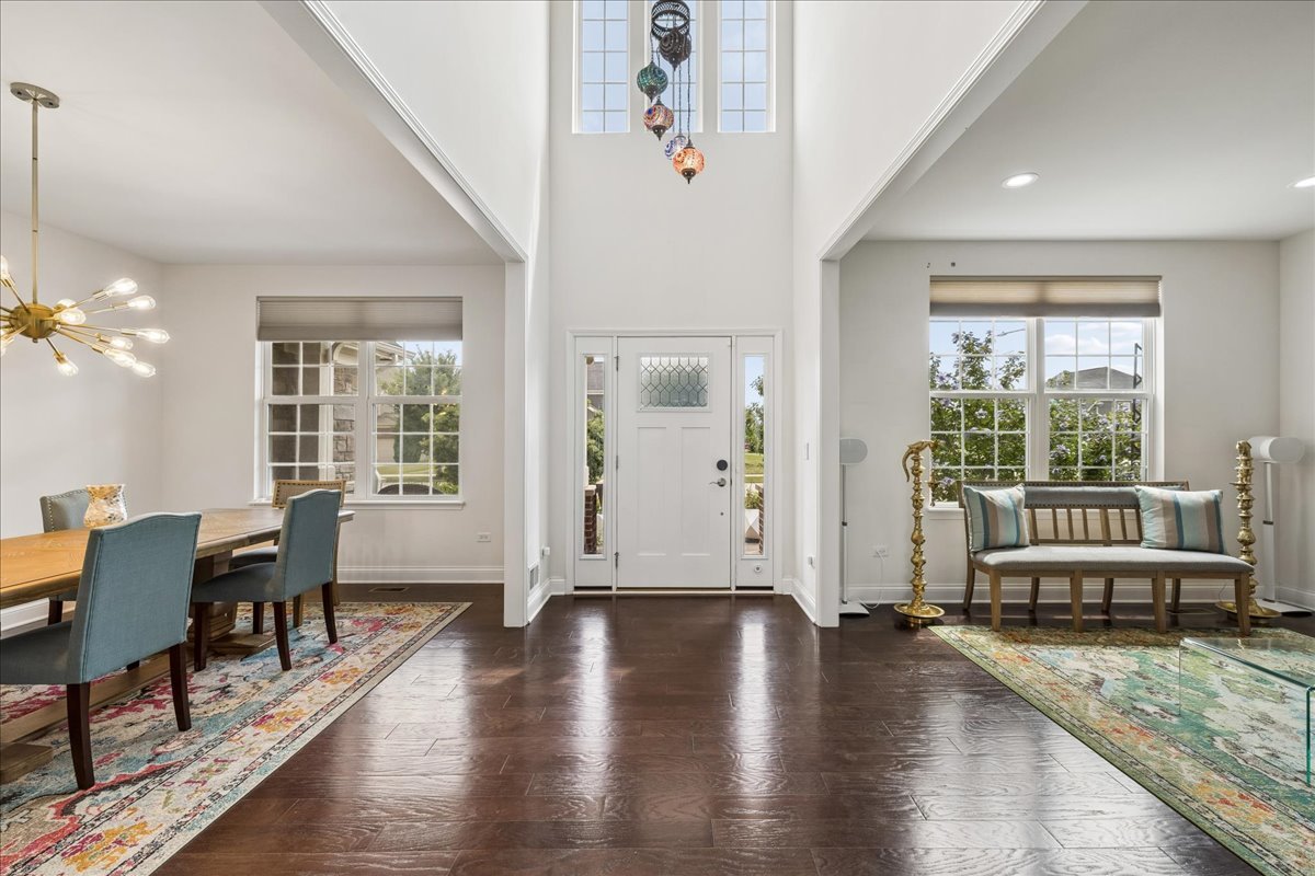 4327 Plantree Road Naperville, IL 60564 - Photo 2 of 29