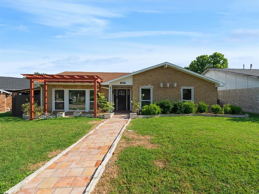 1952 Rambling Ridge Lane Carrollton, TX 75007 - Photo 1 of 29