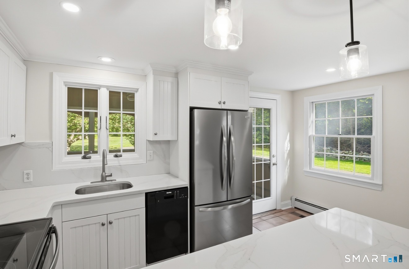 1511 Little Meadow Road Guilford, CT 06437 - Photo 7 of 40